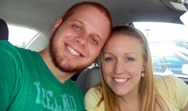 Cho bạn trai ôm lần cuối trước khi chia tay, cô gái xinh xắn đau đớn lãnh 32 nhát dao tưởng như đã bỏ mạng